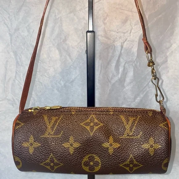 ‼️❌SOLD❌‼️Louis Vuitton Mini Papillon Pochette in Iconic Monogram Canvas in EUC - Picture 2 of 9
